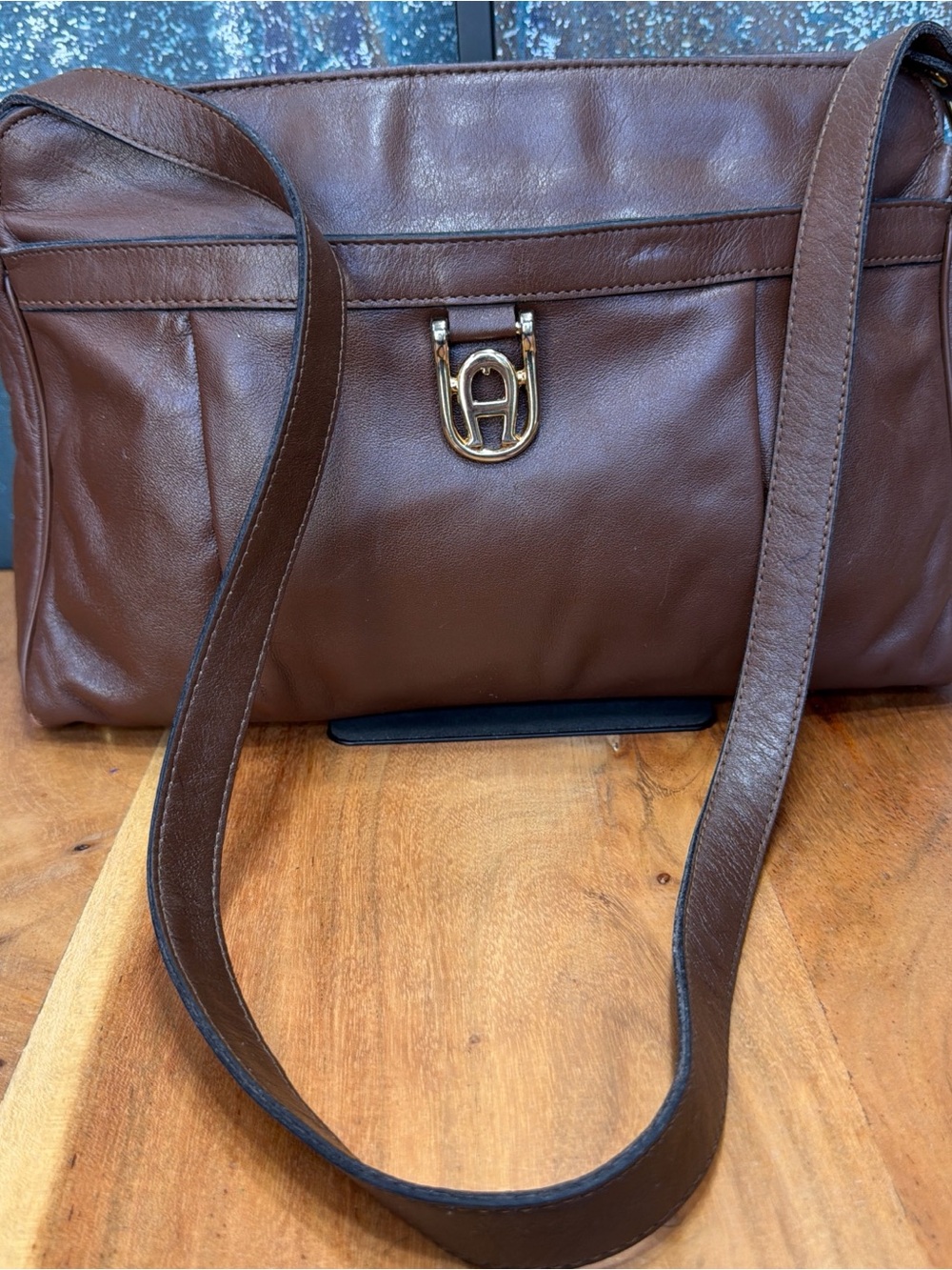 Etienne Aigner Vintage Old Money Brown Leather Shoulder Bag (GVC) - Picture 10 of 14